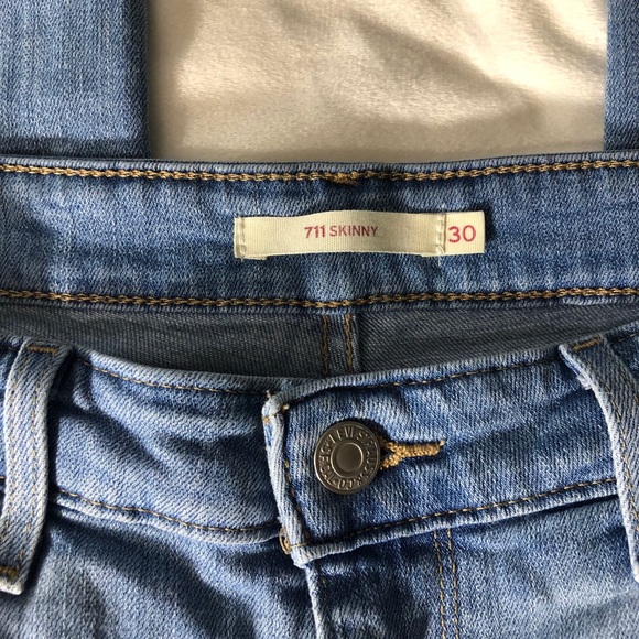 Levi’s 711 Skinny Jeans {light-wash} - Picture 6 of 6